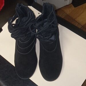 NWT'S - TORRID black suede open cage boots size 9.5W